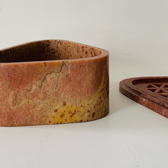 Stone box - Picture 4 of 9